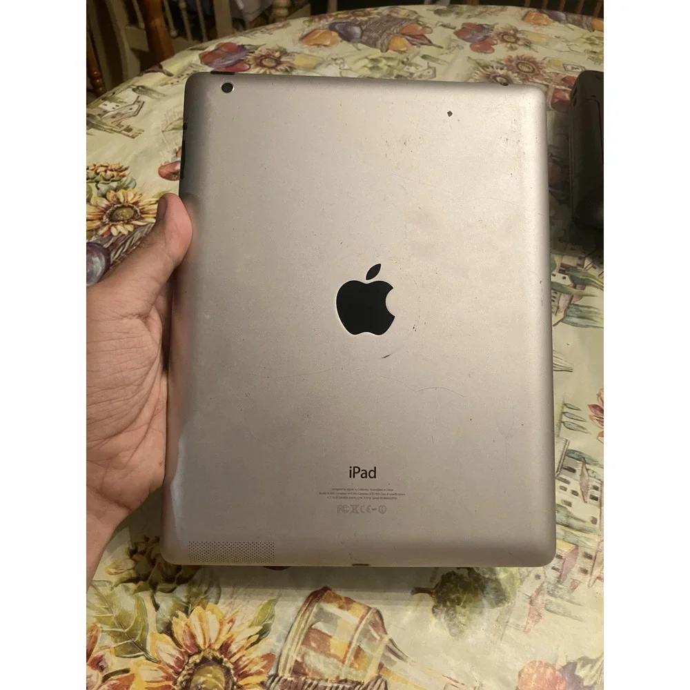 Lot of 4 devices for parts or repair. Apple - iPad - computer-Dell-Samsung